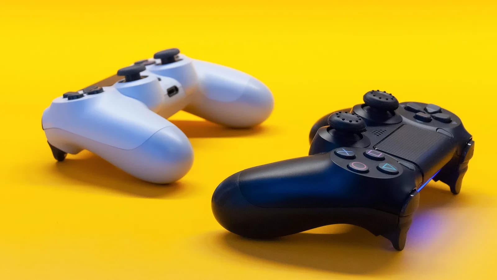 Image 1 : Playtime : Jeux vidéo à la Médiathèque background