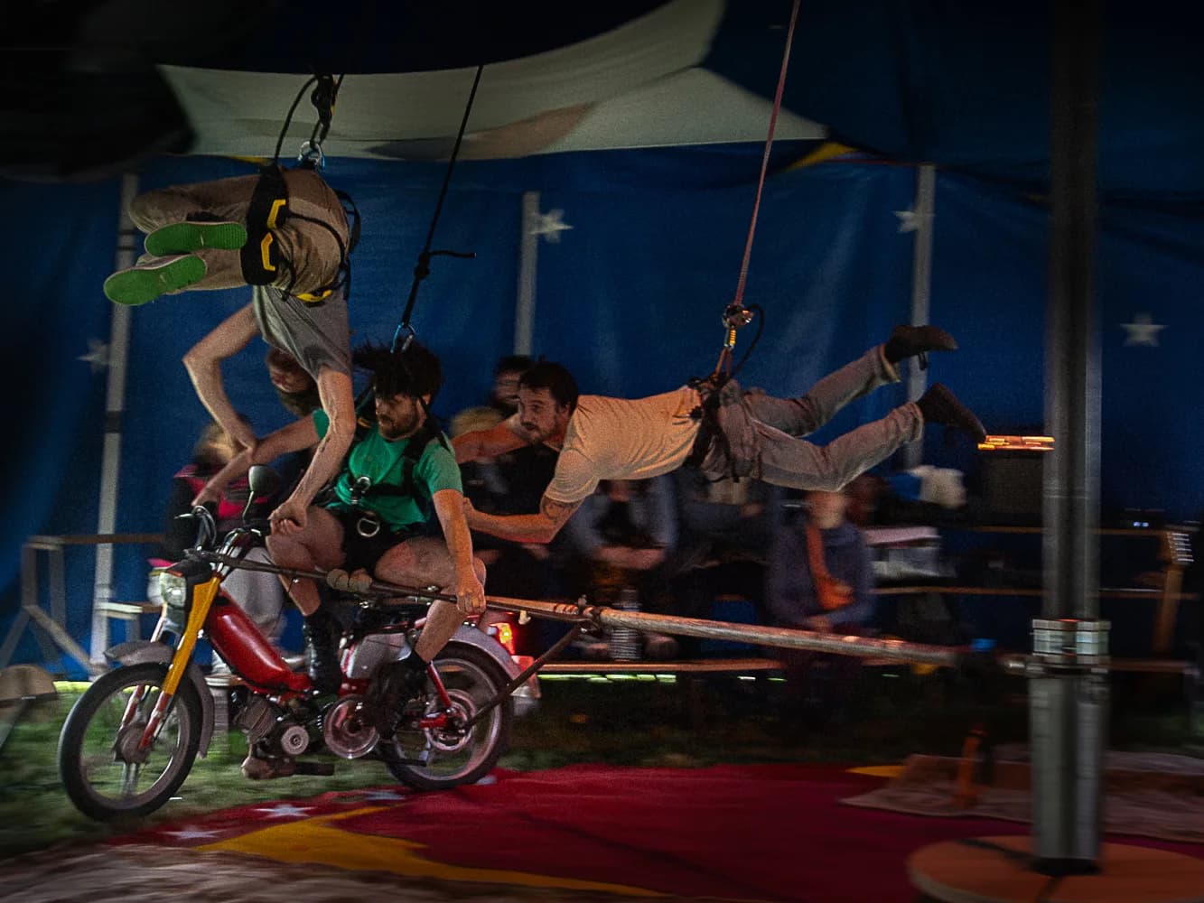 Image 3 : L'éloge de la fuite / Cirque contemporain background