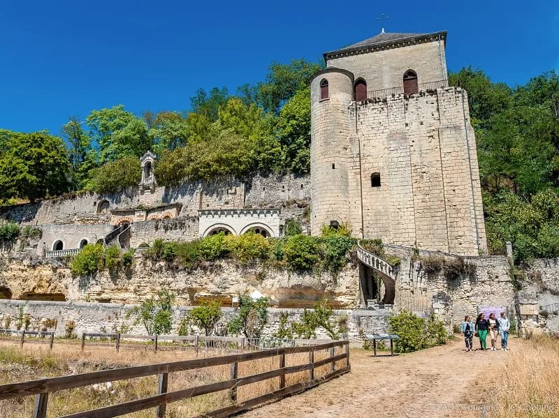 Image 1 : Visite Guidée de l'Ancienne Abbaye de Marmoutier background