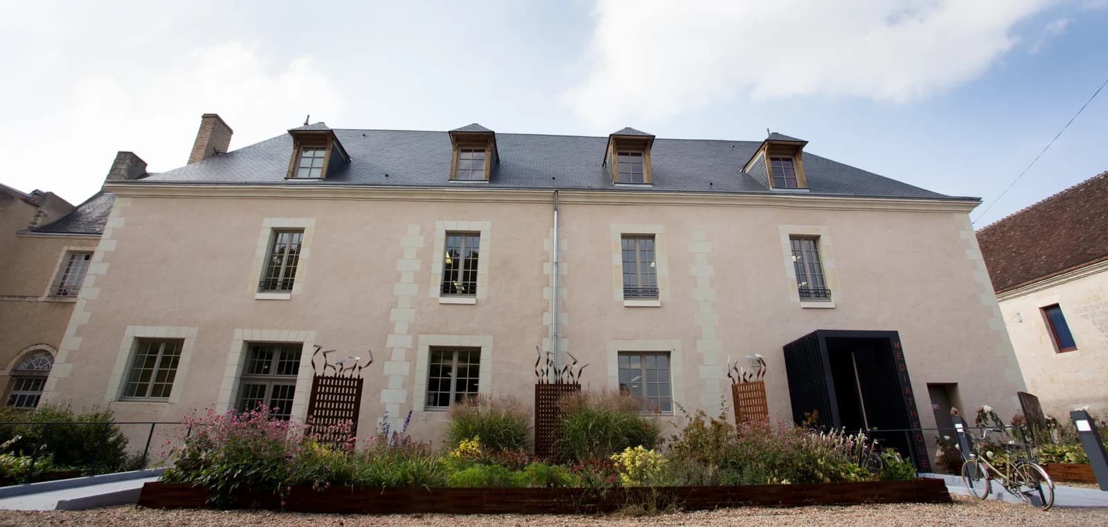 Image 2 : Ciné-média à Montoire-sur-le Loir background