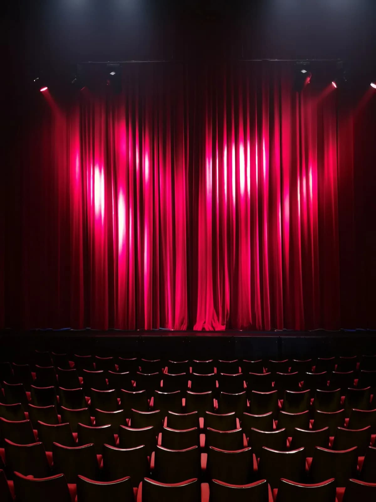 Image 1 : Soirée cabaret background