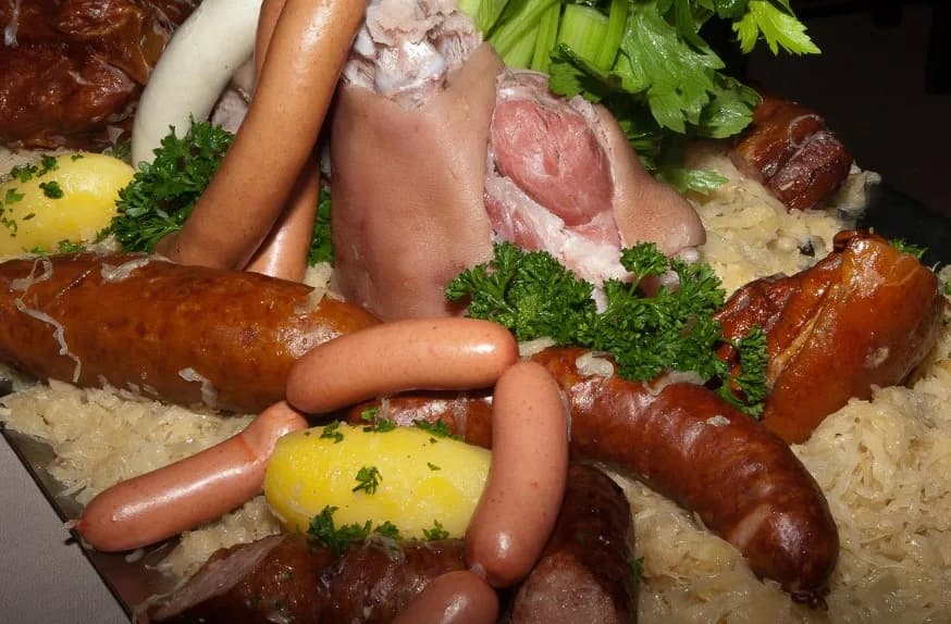 Image 1 : Soirée choucroute et repas dansant background