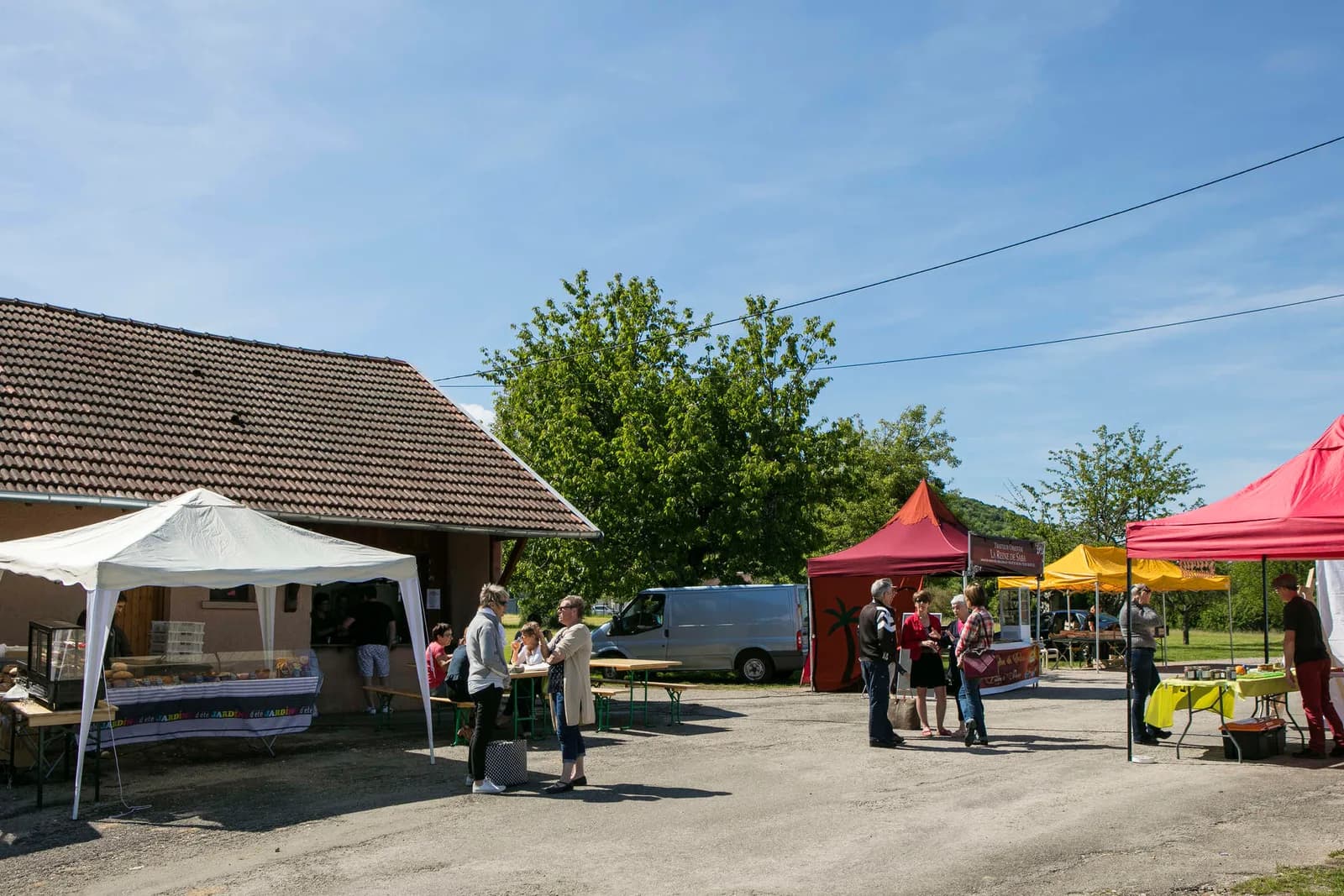 Image 1 : Marché des producteurs à Busy background