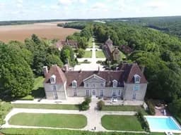 Image 1 : Visites du château du Feÿ background