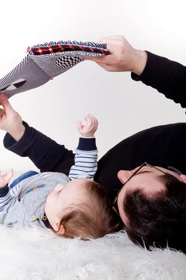 Image 1 : Bébés lecteurs background