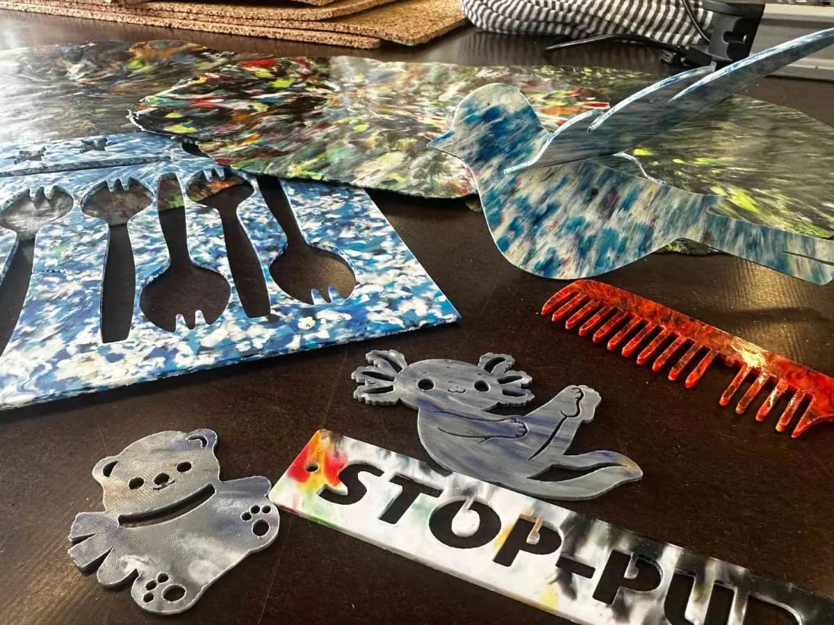 Image 1 : Atelier "Recyclons le plastique" background