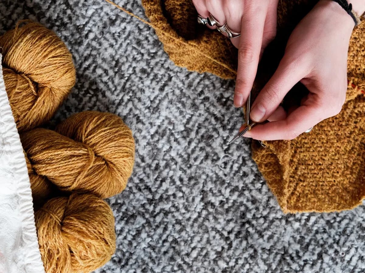Image 1 : Atelier tricot background