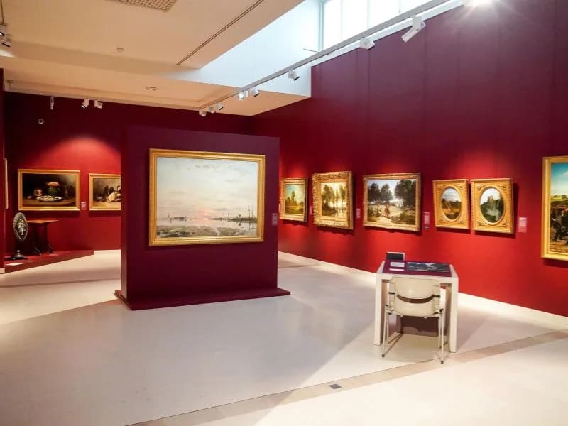 Image 1 : Visite des collections background