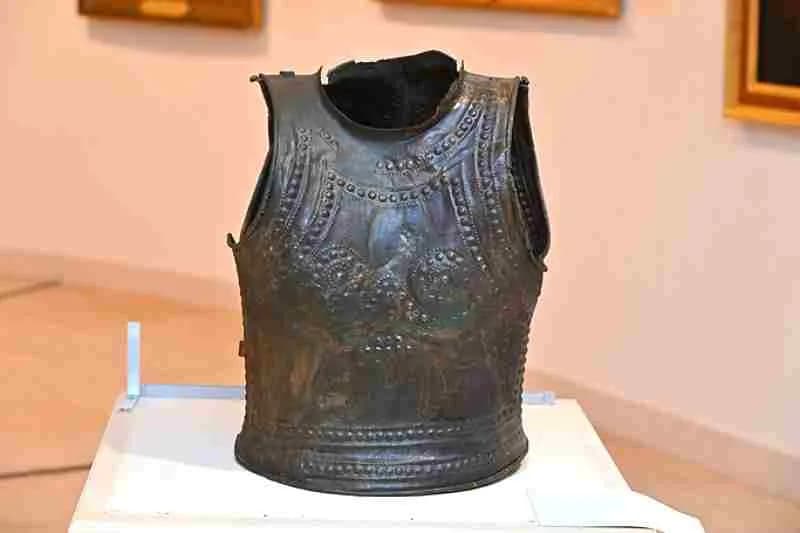 Image 1 : Conférence du mardi : Les cuirasses de Marmesse background