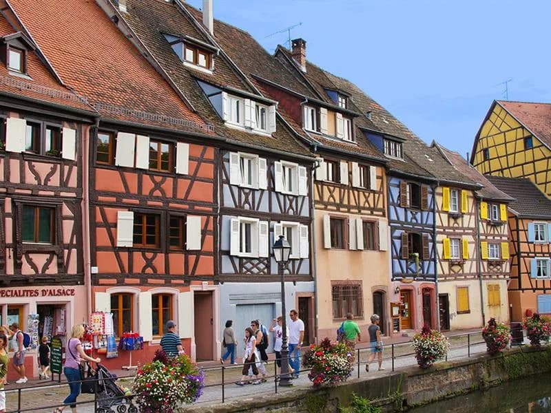 Image 1 : Visite guidée : Colmar, incontournable background