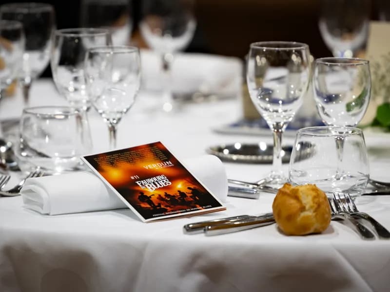 Image 1 : Le Faubourg du blues - Dîner-Concert background