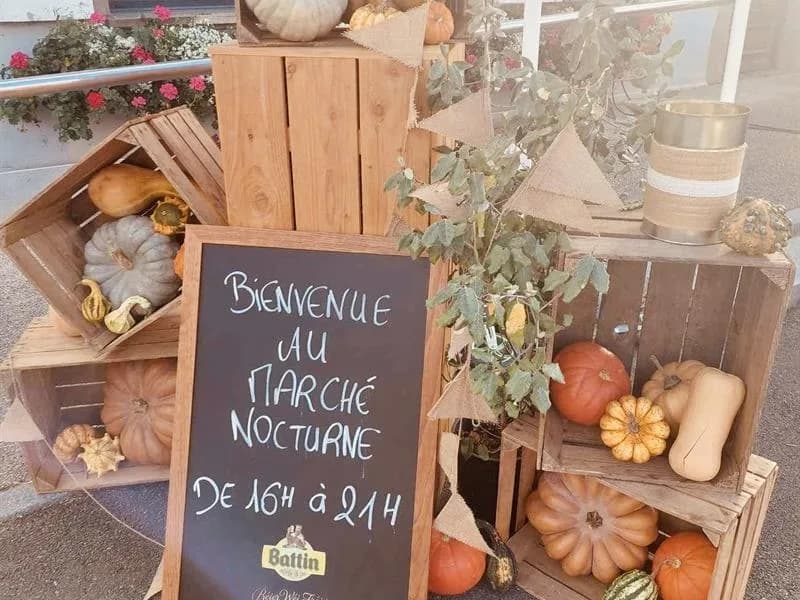 Image 2 : Marché nocturne background