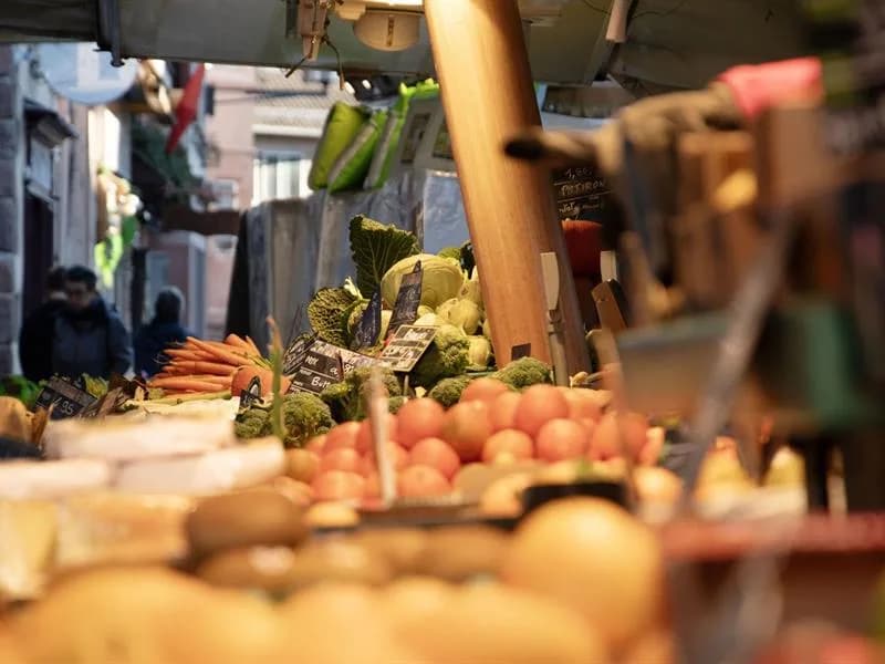 Image 2 : Marché traditionnel background