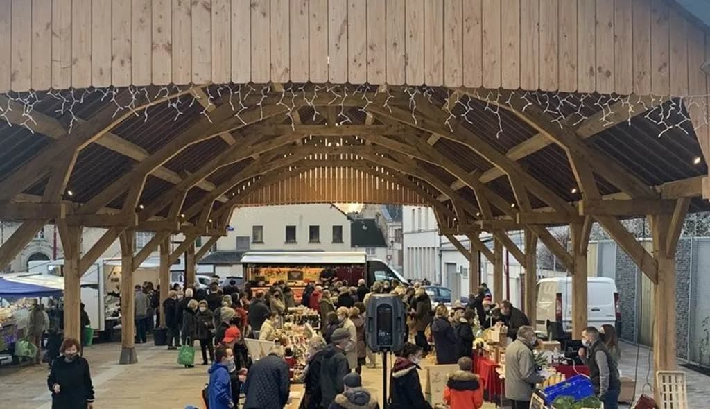 Image 2 : Marché de la Halle - Signy l'Abbaye background