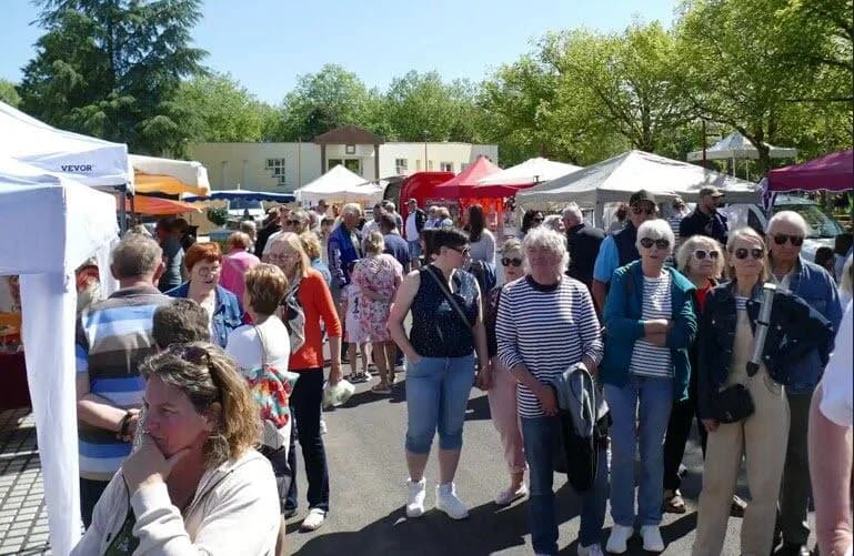 Image 2 : Marché des Producteurs de Rouhling background
