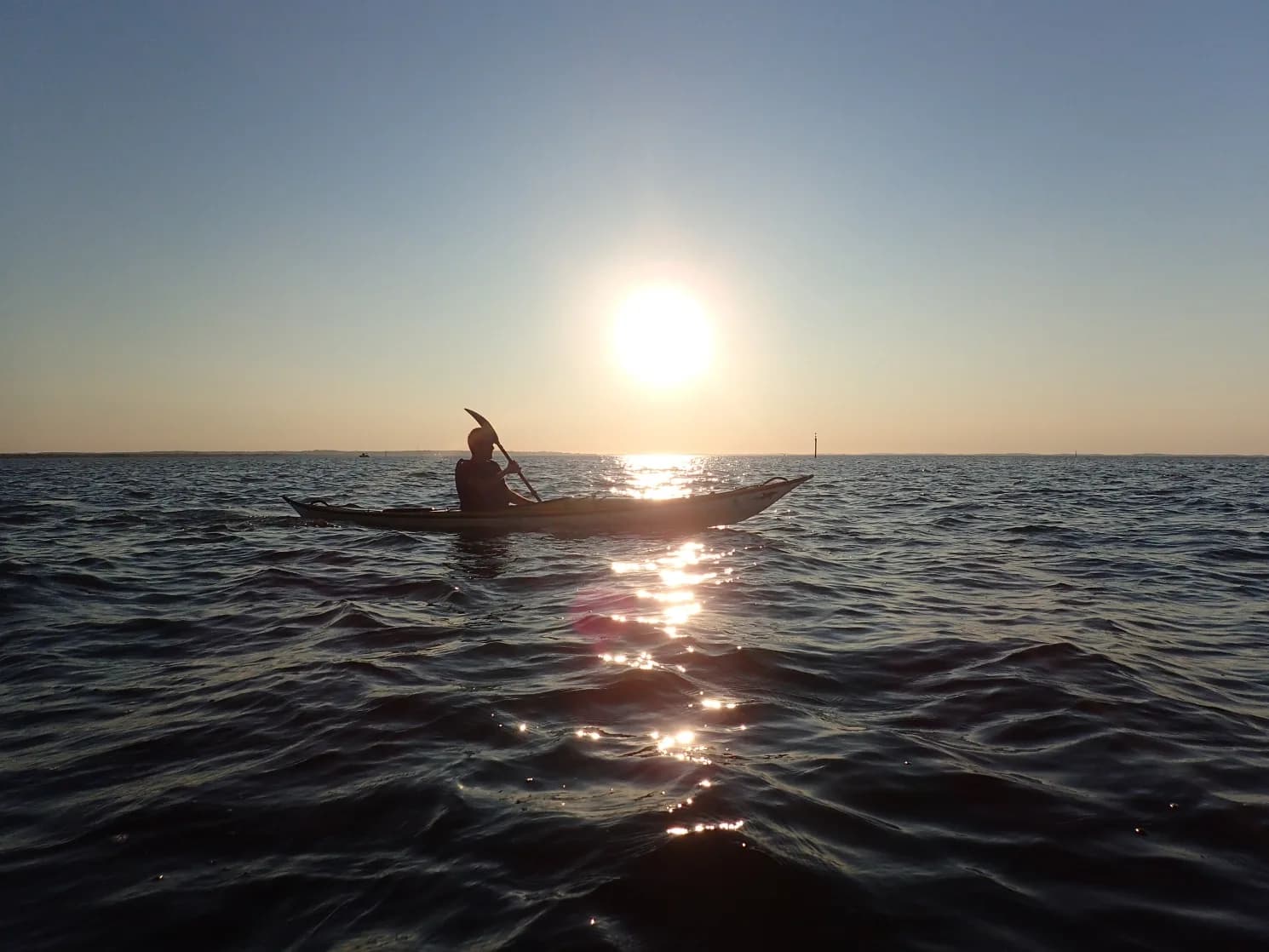 Image 2 : Kayak de mer à l'île aux oiseaux ou à la dune du Pilat background