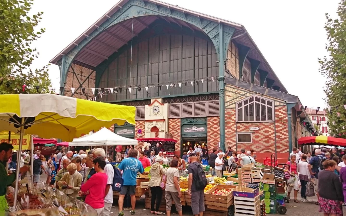 Image 1 : Marché background