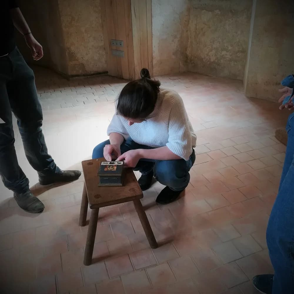 Image 3 : Château de Saint Mesmin - Escape game: À la barbe des Anglois ! background