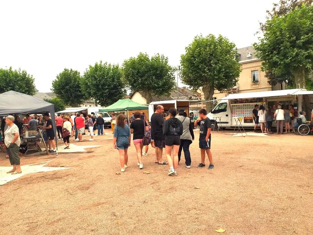 Image 2 : Marché Dominical background