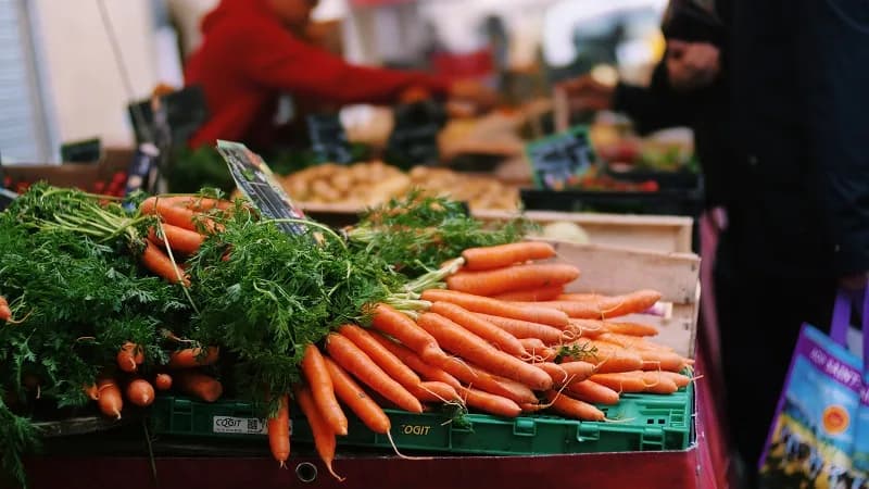 Image 1 : Marché traditionnel background
