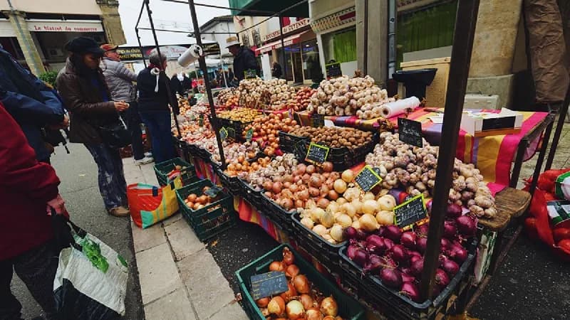 Image 2 : Marché traditionnel background