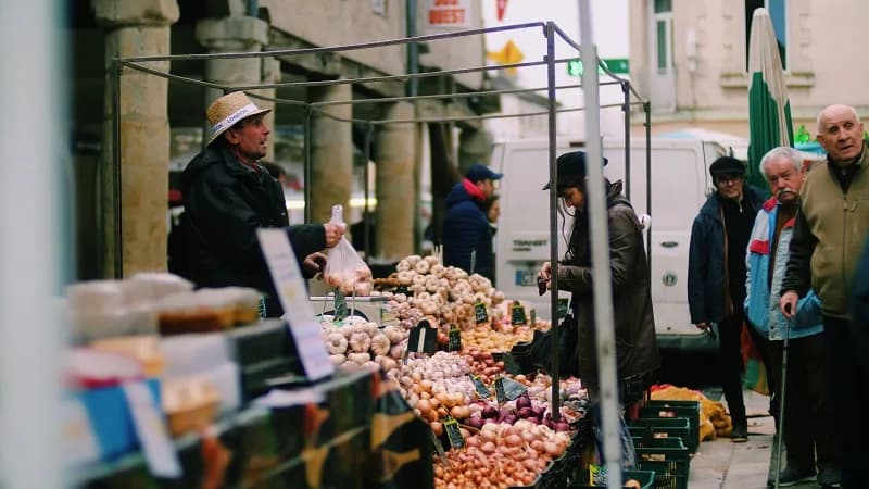 Image 4 : Marché traditionnel background