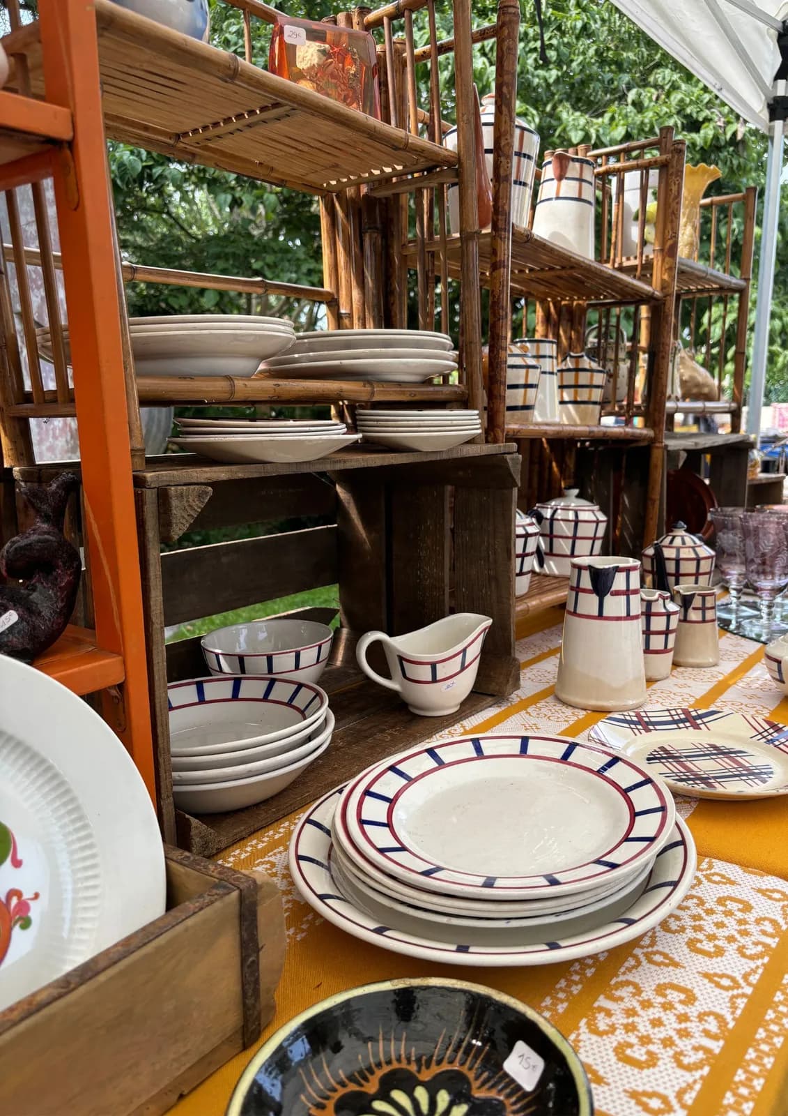 Image 4 : Marché à la brocante background