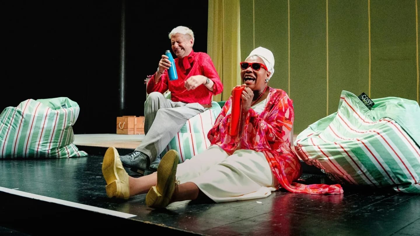 Image 1 : Théâtre : Une Cerisaie background