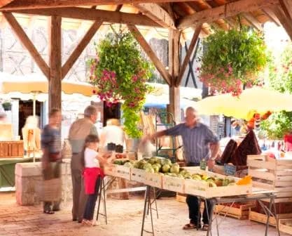 Image 1 : Marché de Pujols background