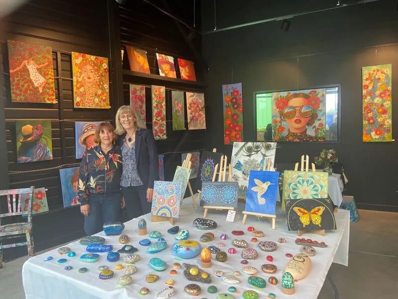 Image 1 : Exposition de Ghyslaine Sénac et Joelle Lagueyte background