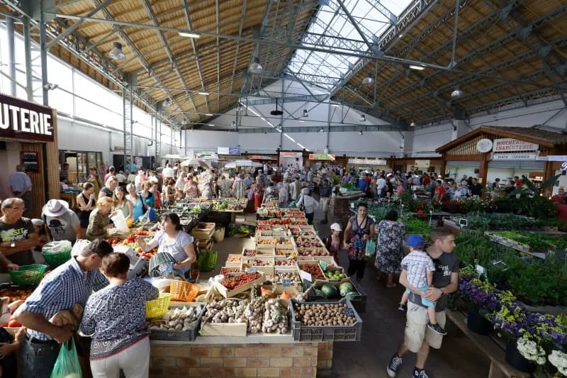 Image 1 : Marché hebdomadaire du mardi background