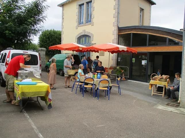 Image 1 : Marché background