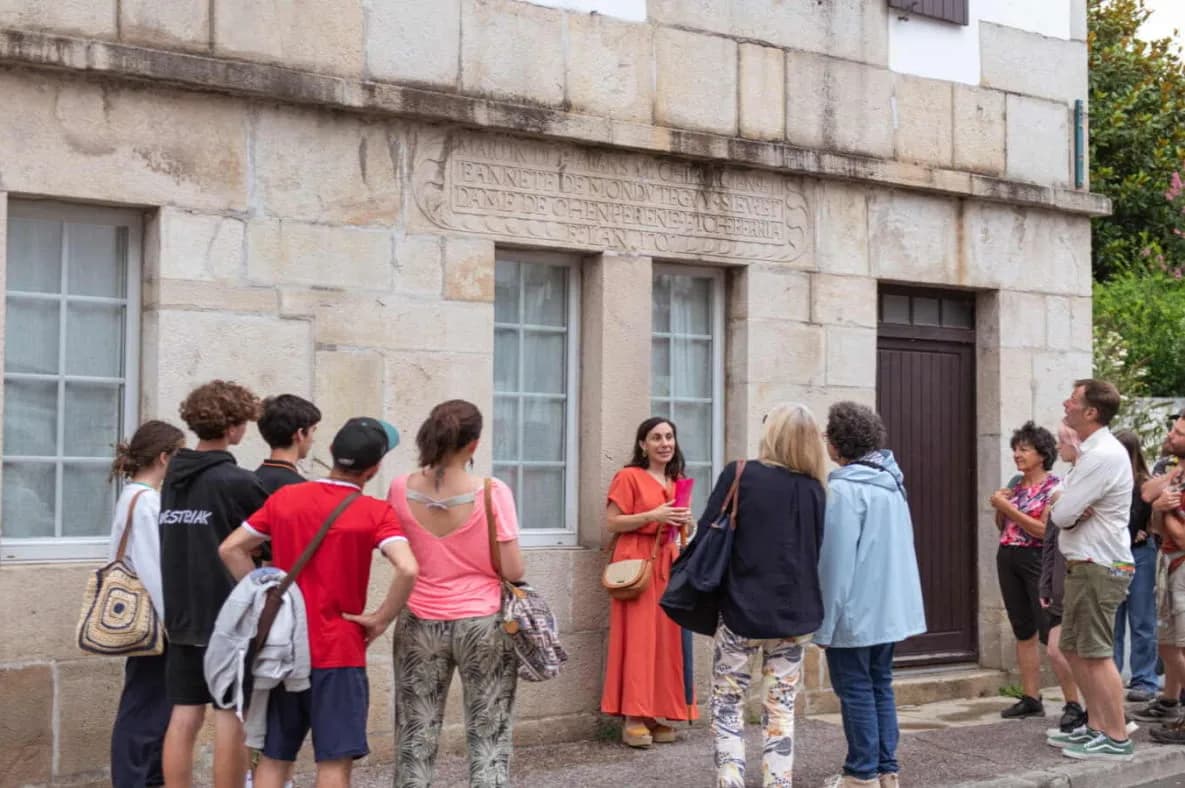 Image 1 : Visite guidée "Mythologie et sorcellerie, une face cachée de notre histoire" background