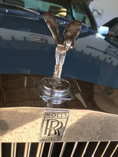 Image 2 : Rassemblement de véhicules Rolls Royce et Bentley background