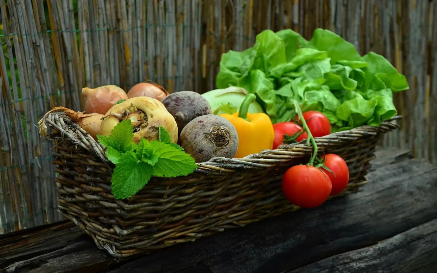 Image 1 : Marché de producteurs et créateurs background