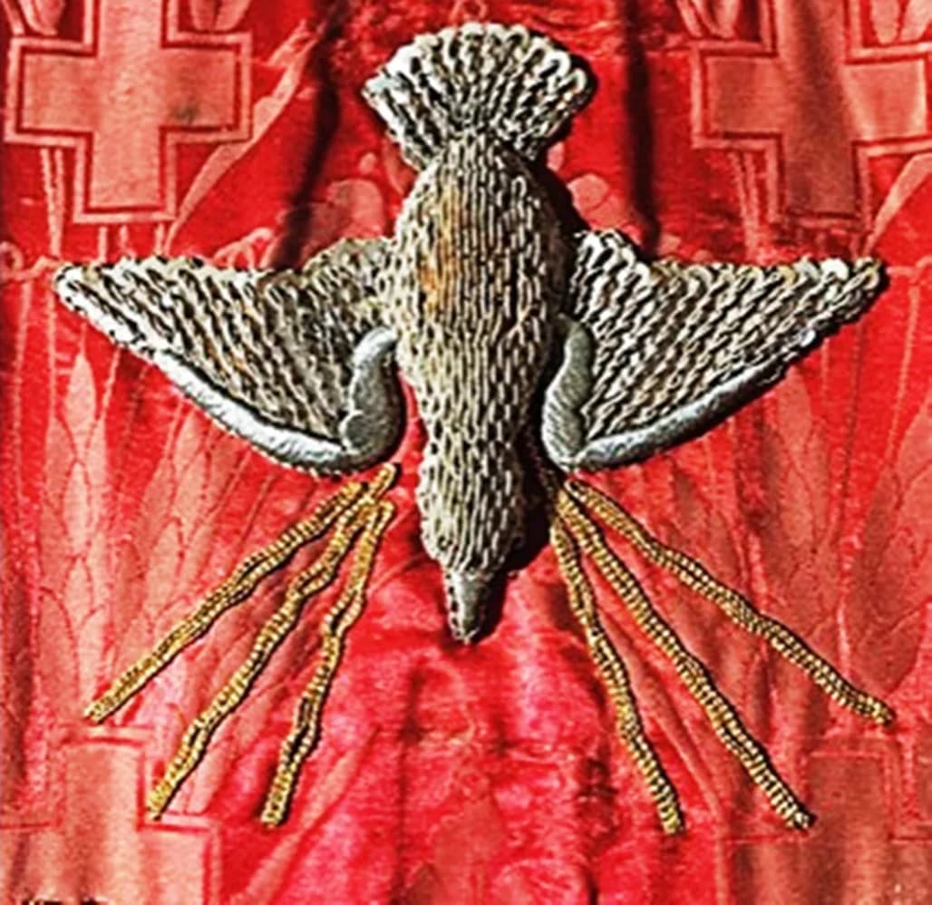 Image 1 : Au fil des Ostensions, tissus sacrés background