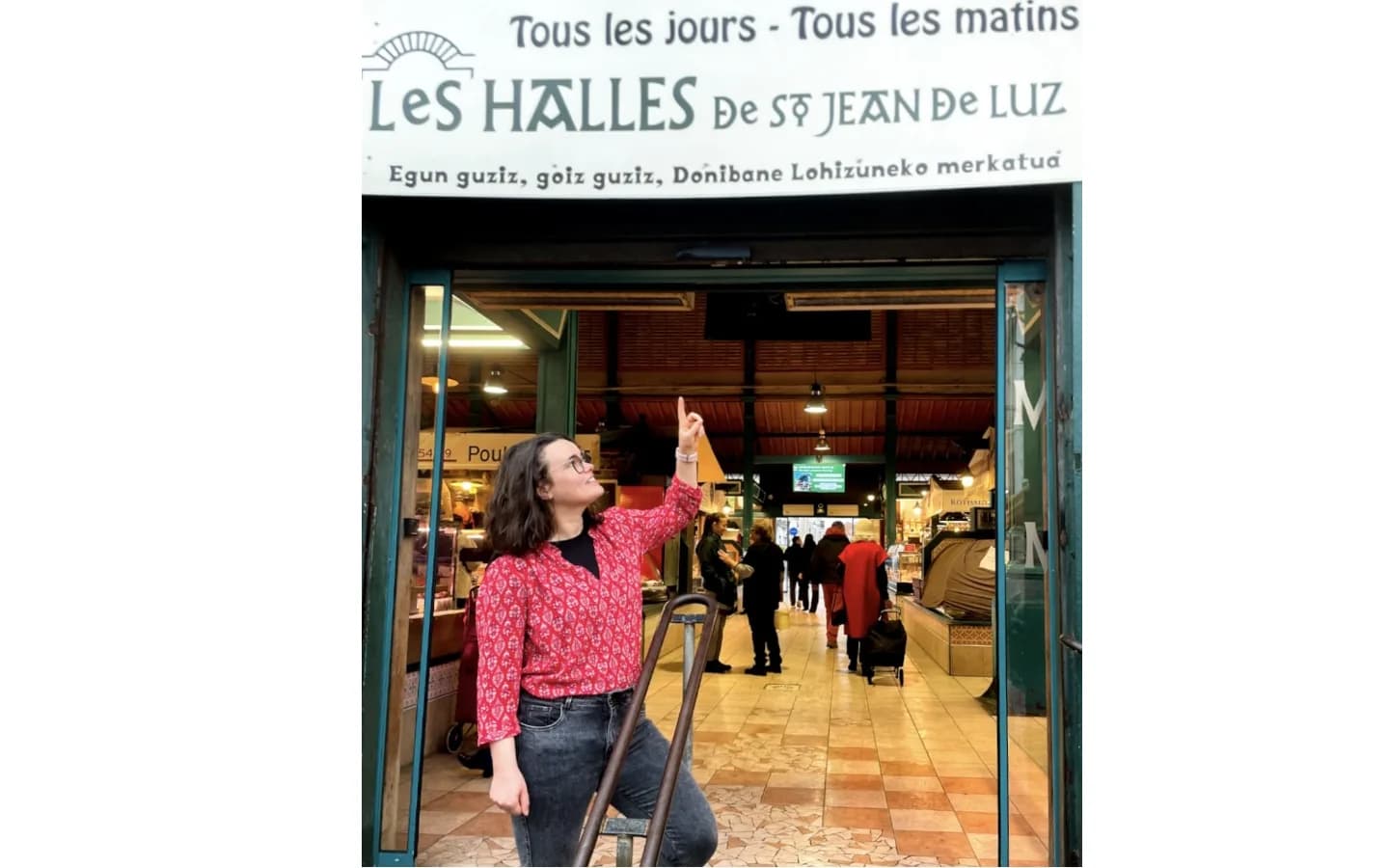 Image 1 : Visite guidée gourmande des Halles de Saint-Jean-de-Luz background
