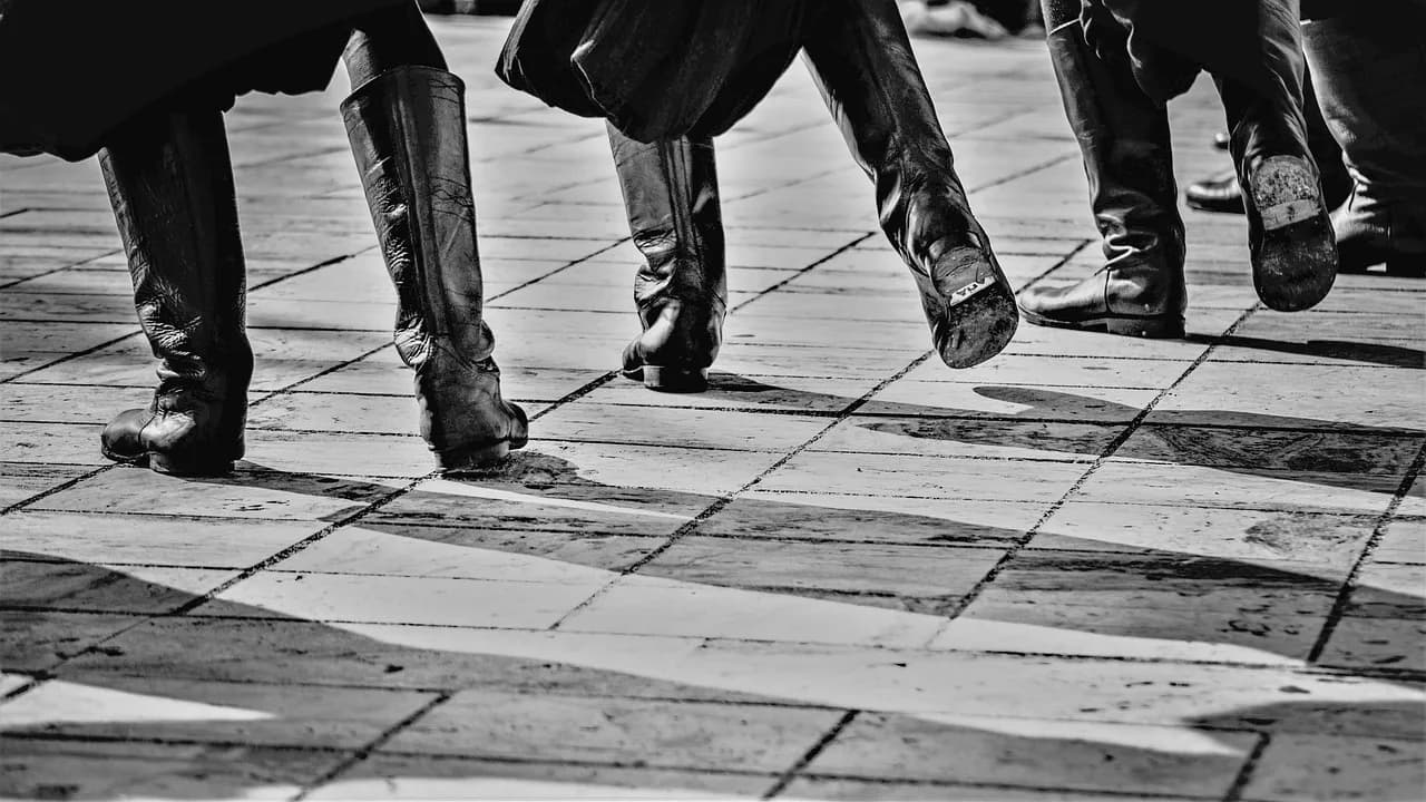 Image 1 : Cours de danse en ligne background