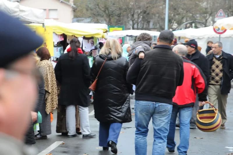 Image 3 : Marché du Hameau background