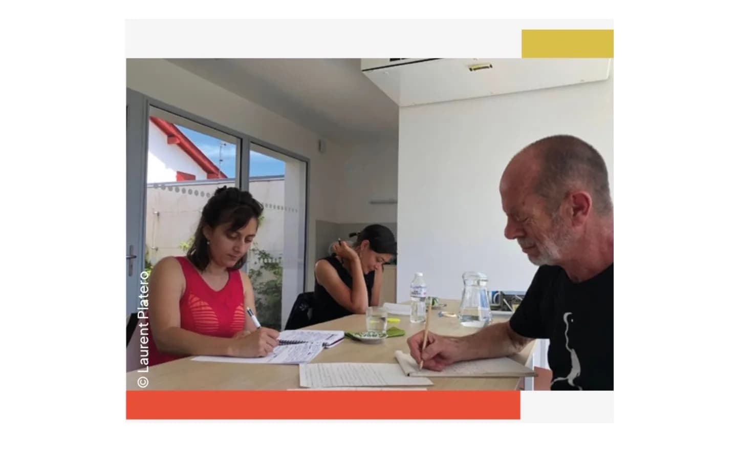 Image 1 : Atelier d'écriture "A vos stylos" background