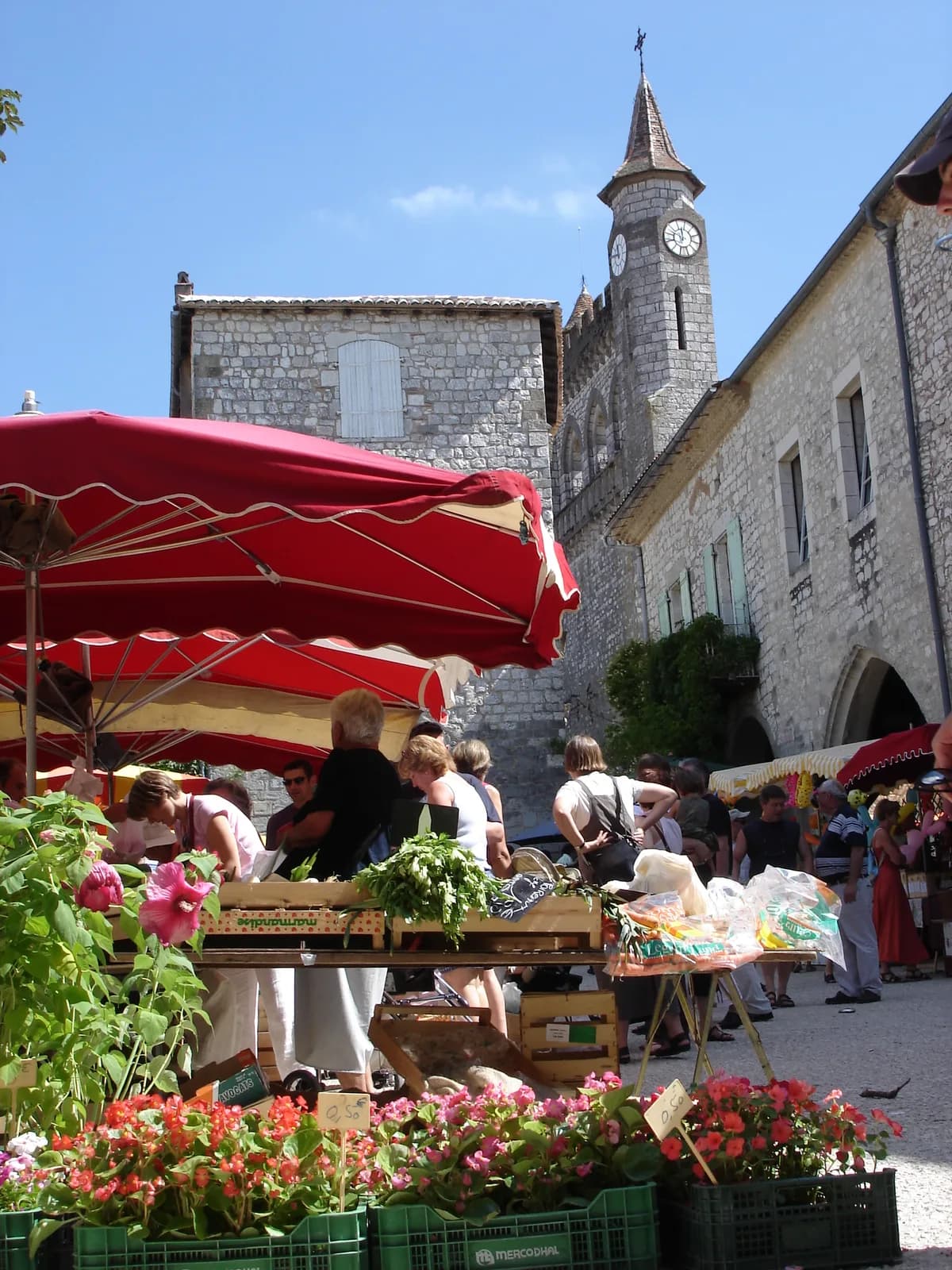 Image 1 : Marché traditionnel de Monflanquin background
