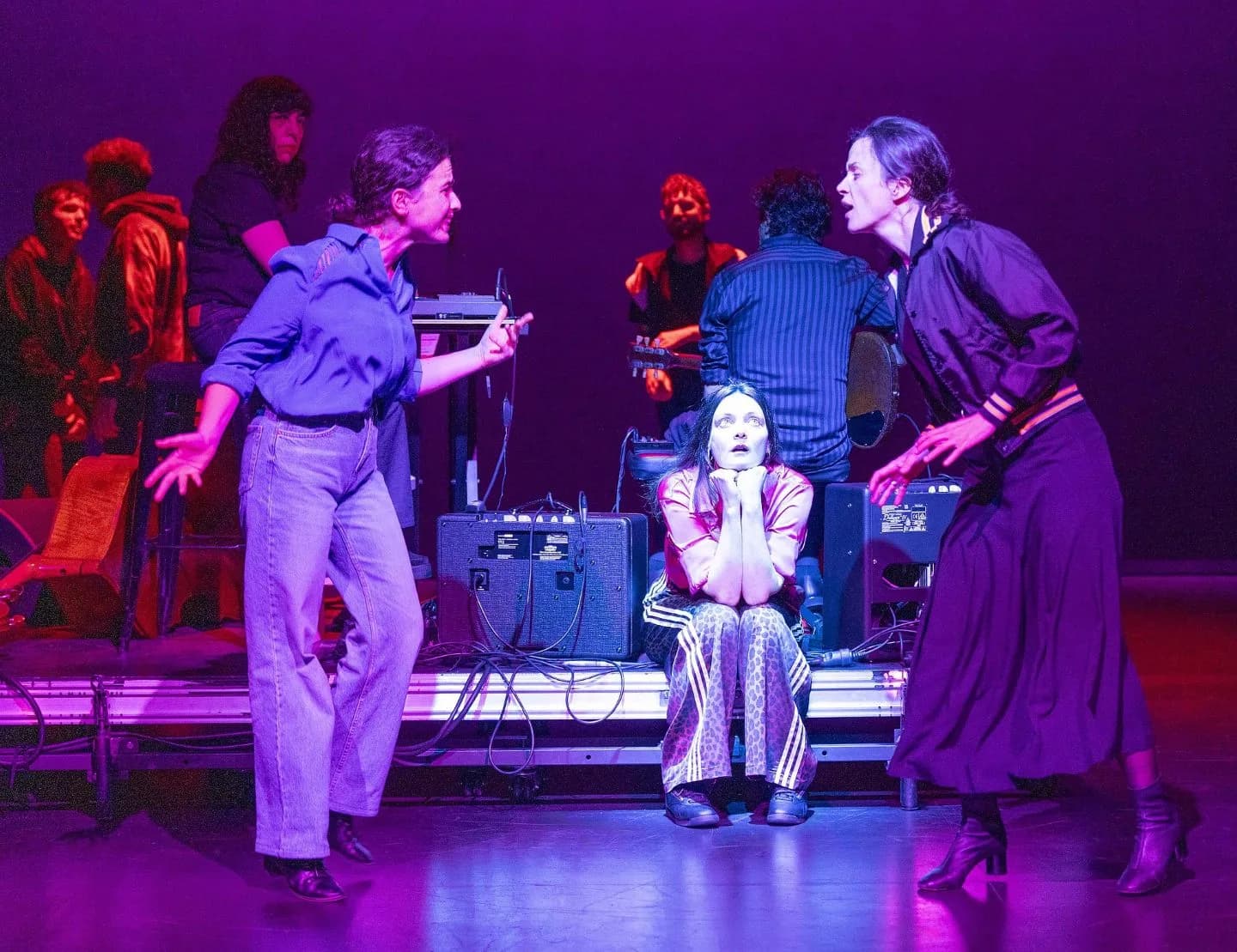 Image 2 : Théâtre: Ultrasensibles background