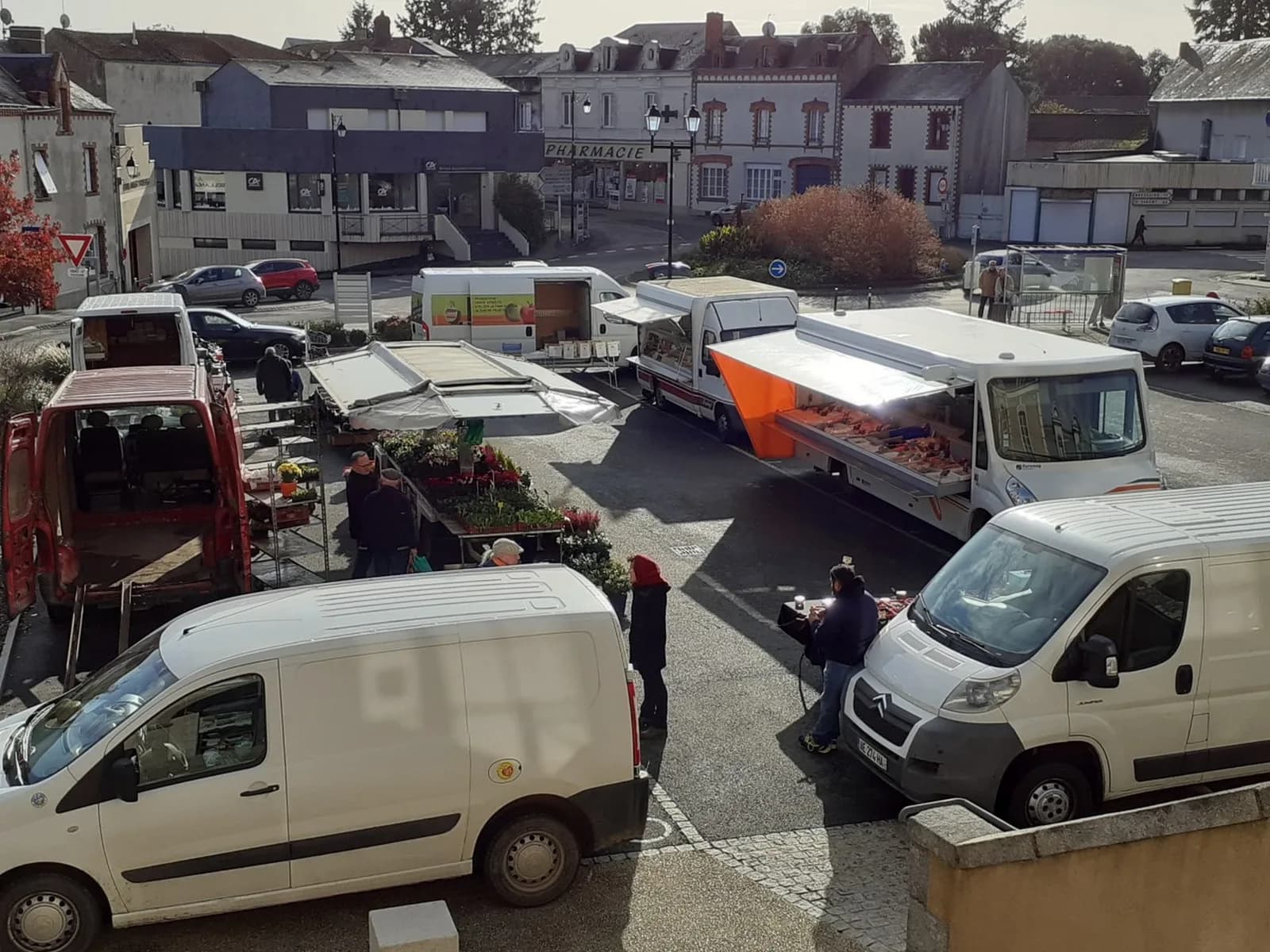 Image 2 : Marché d' Argenton-les-Vallées background