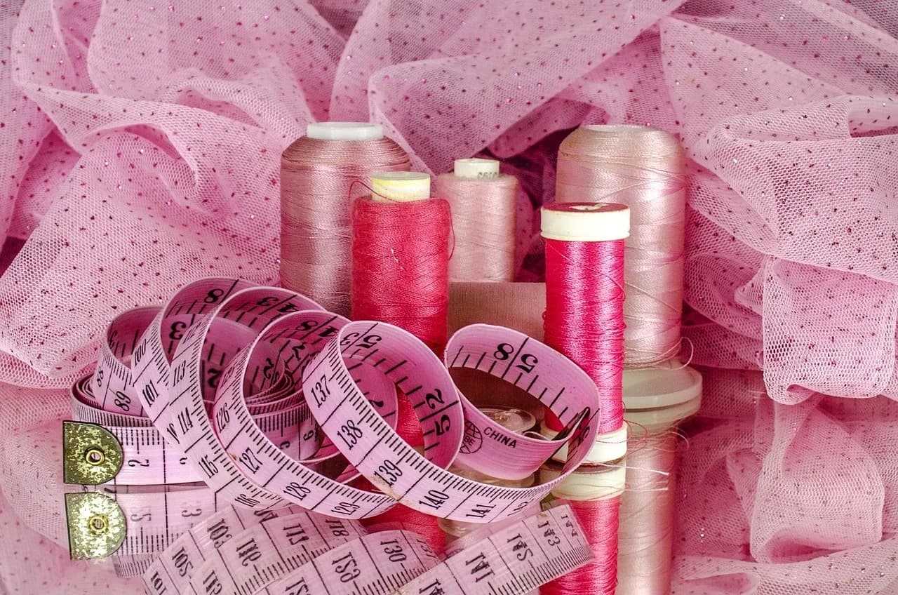Image 1 : Octobre Rose 2026 : Ateliers couture avec La Couture d'Aralco background