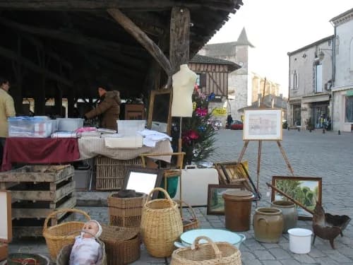 Image 4 : Marché aux puces - Brocante background