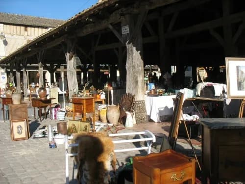 Image 5 : Marché aux puces - Brocante background
