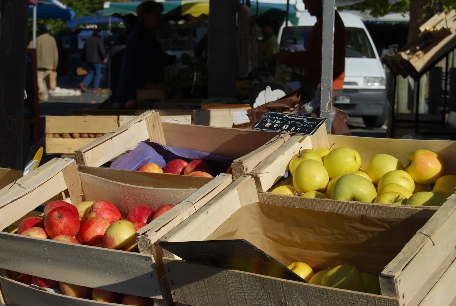 Image 1 : Marché hebdomadaire du vendredi - Aixe-sur-Vienne background