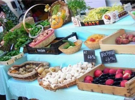 Image 1 : Marché traditionnel background