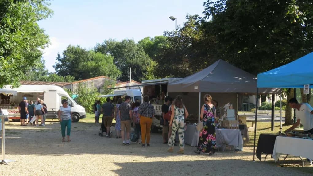 Image 1 : Marché des producteurs et artisans locaux de Bonnes background