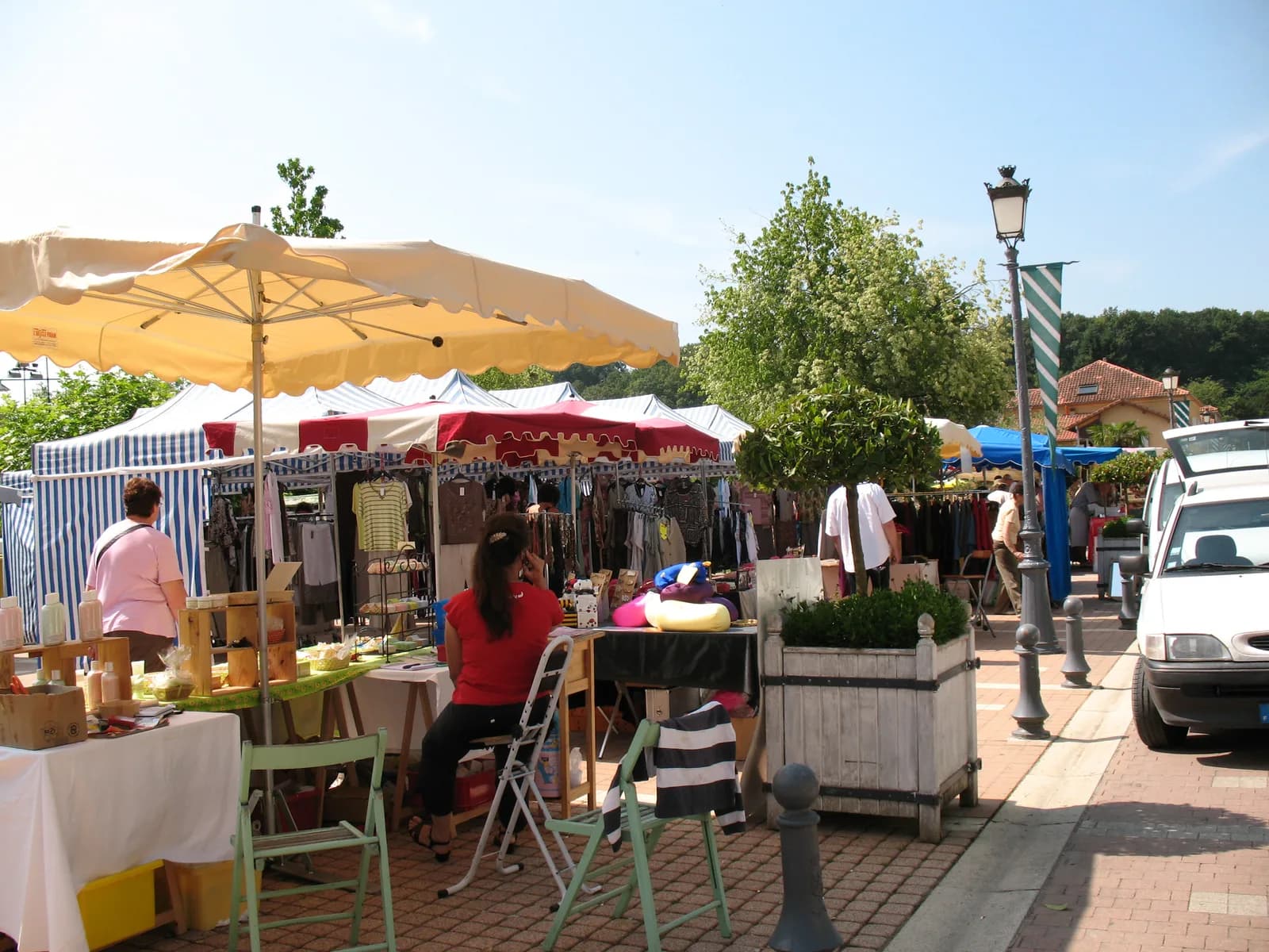 Image 1 : Marché hebdomadaire du mercredi background